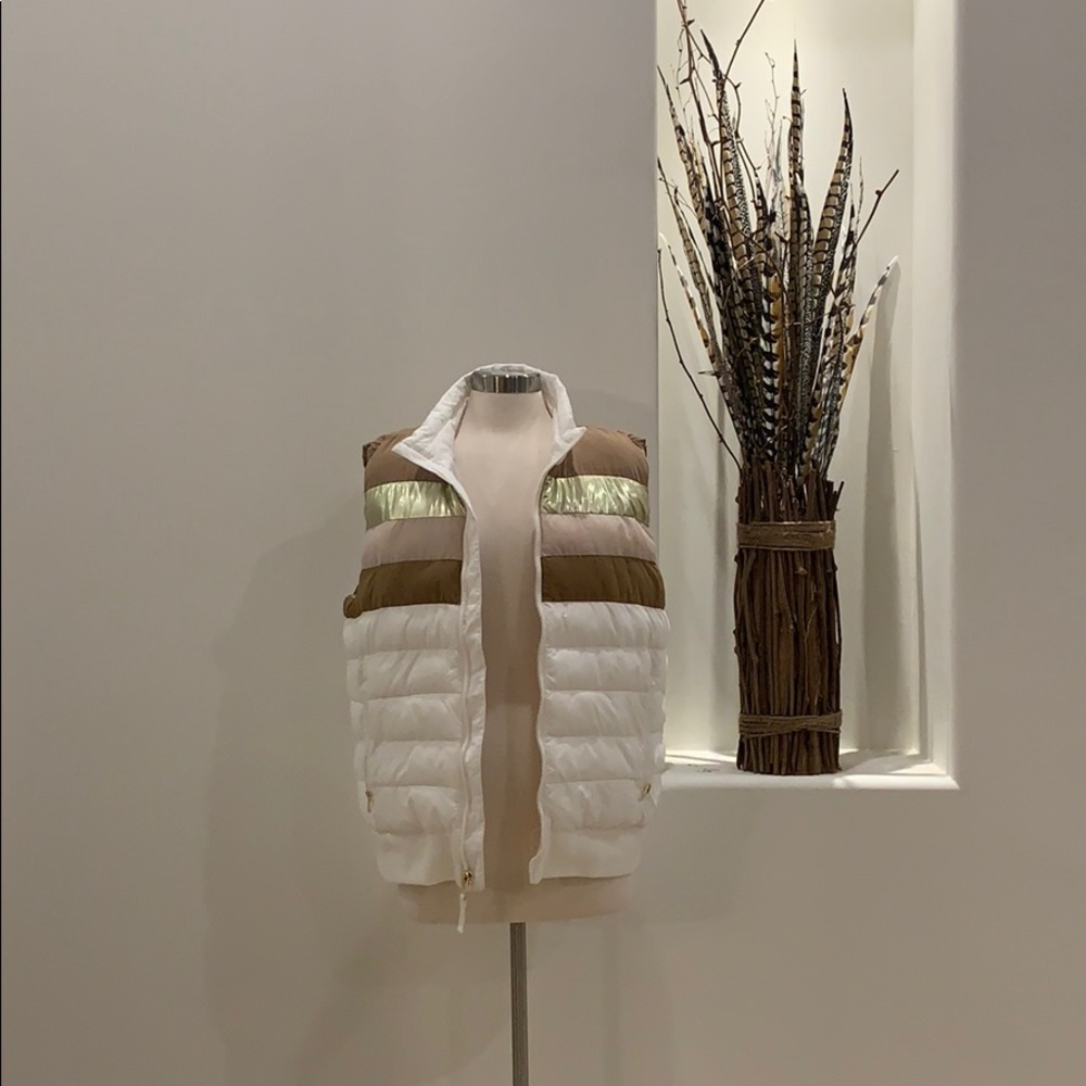{GAP} Puffer Vest